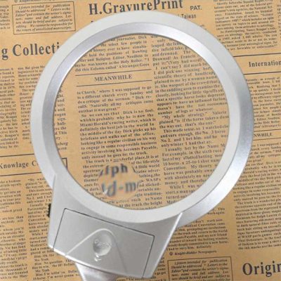Lighted Magnifying Glass